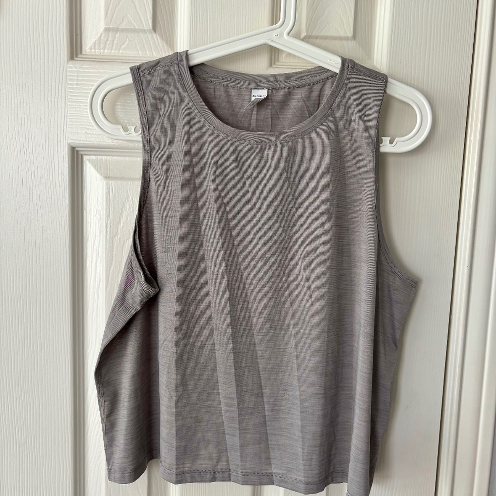 NWOT Athleta grey cropped tank Large